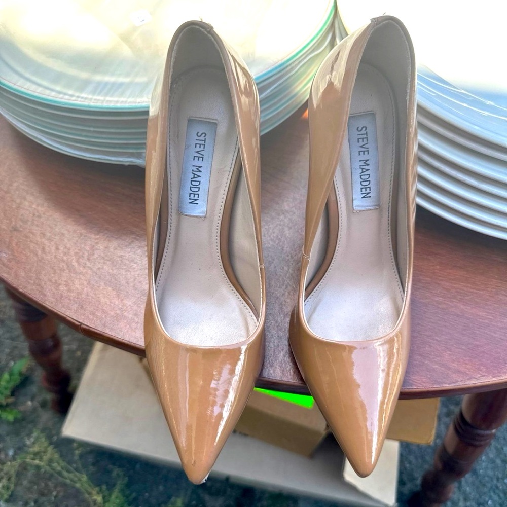 Steve Madden Heels Beige Size 6